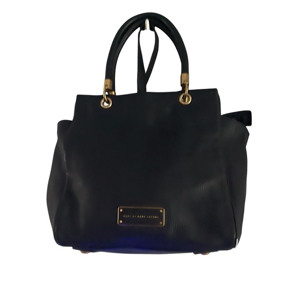 Marc  By Jacobs Black and Gold Leather Shoulder Bag - Picture 5 of 9